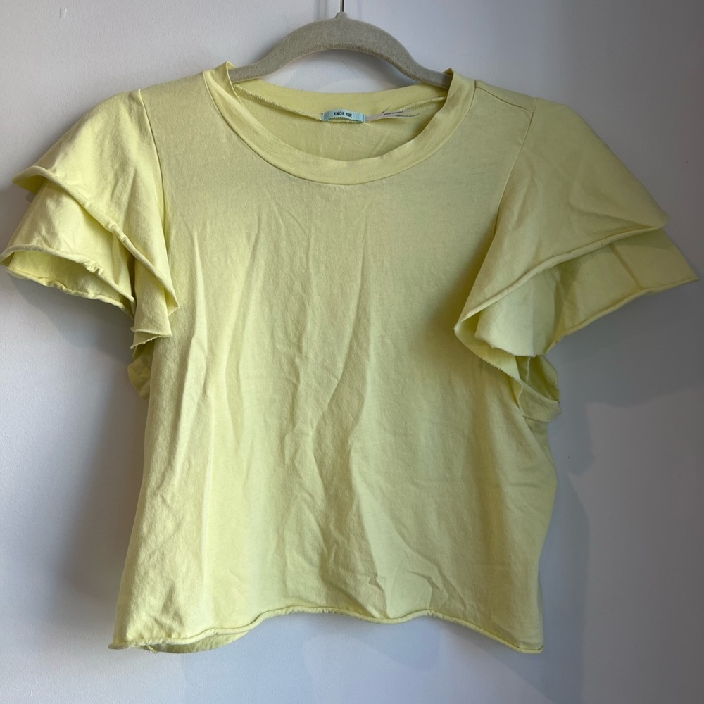 Urban cropped yellow tee